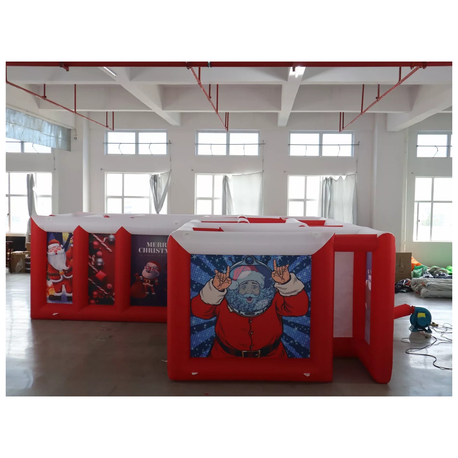 대형 빨간색과 흰색 평평한 지붕의 에어바운스 미로 3X - Outdoor Games For Kids 리뷰 및 가격